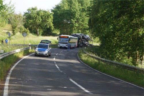 Die Kurve im Ortseingang von Fellingshausen wurde dem betrunkenen Motorrollerfahrer zum Verhängnis. 