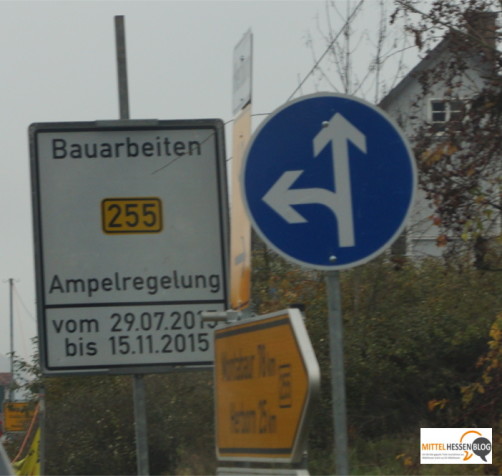 Eigentlich hätte in Weidenhausen am 30. Oktober hier der Verkehr fließen sollen. Offiziell nun wurde bis 15. November verlängert. Möglicherweise aber könnte die Baustelle schon am 9. oder 10. November Geschichte sein. Foto: v. Gallera